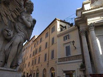 Relais Fontana Di Trevi Hotell 3*