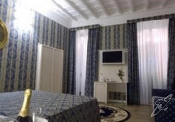 Relais Fontana Di Trevi Hotel 3*